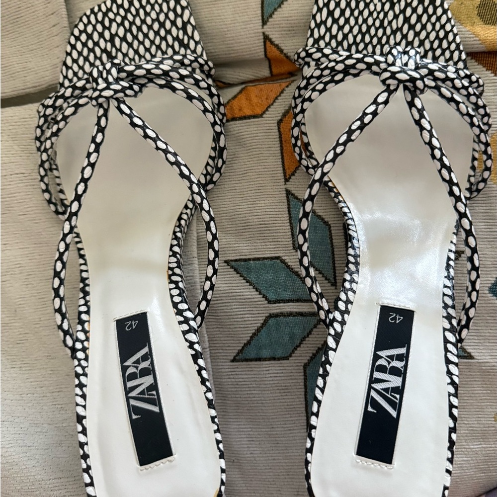 Zara Monochrome Strappy Sandals (Never Worn)